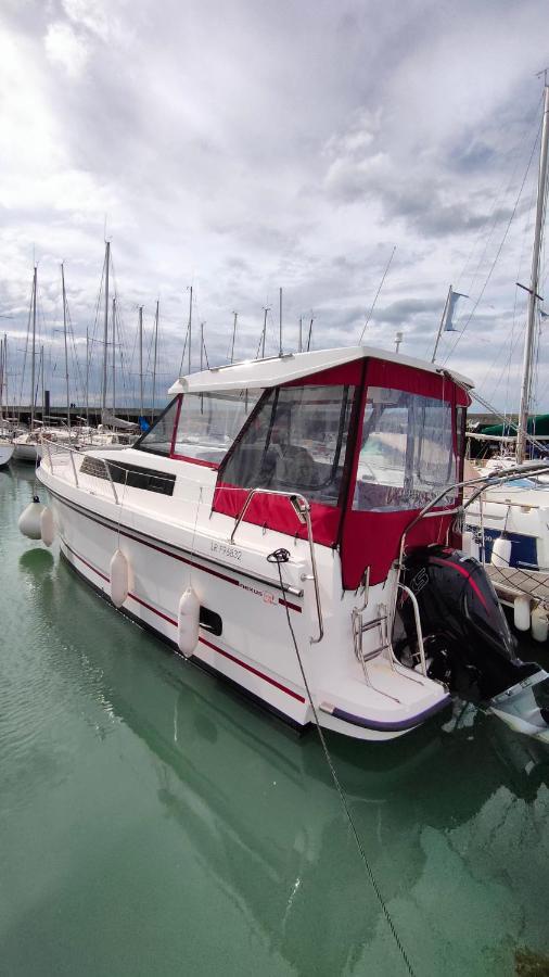 Готель La Rochelle Sur L'Eau Екстер'єр фото